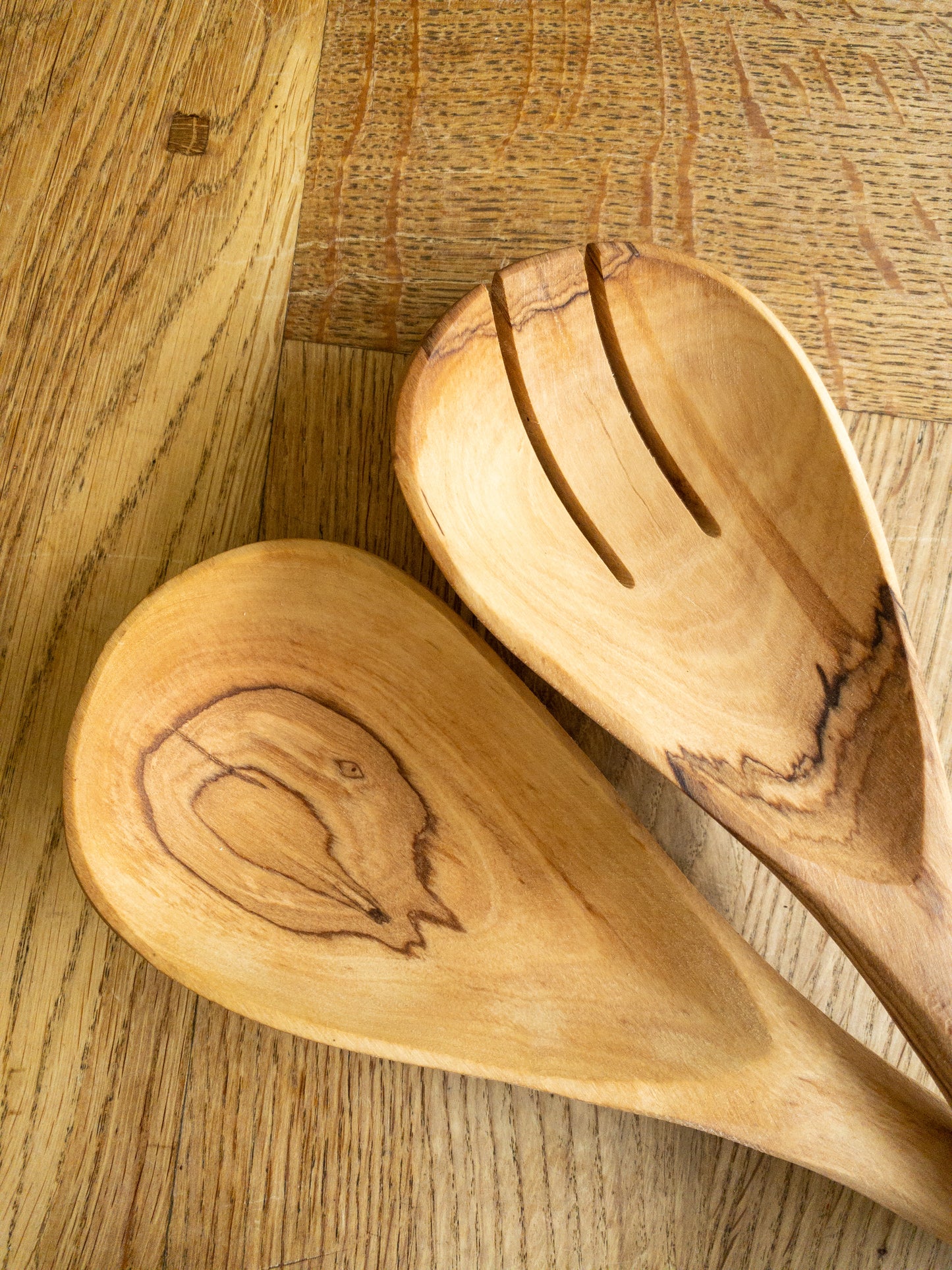 hand carved spoons with wood grain detail