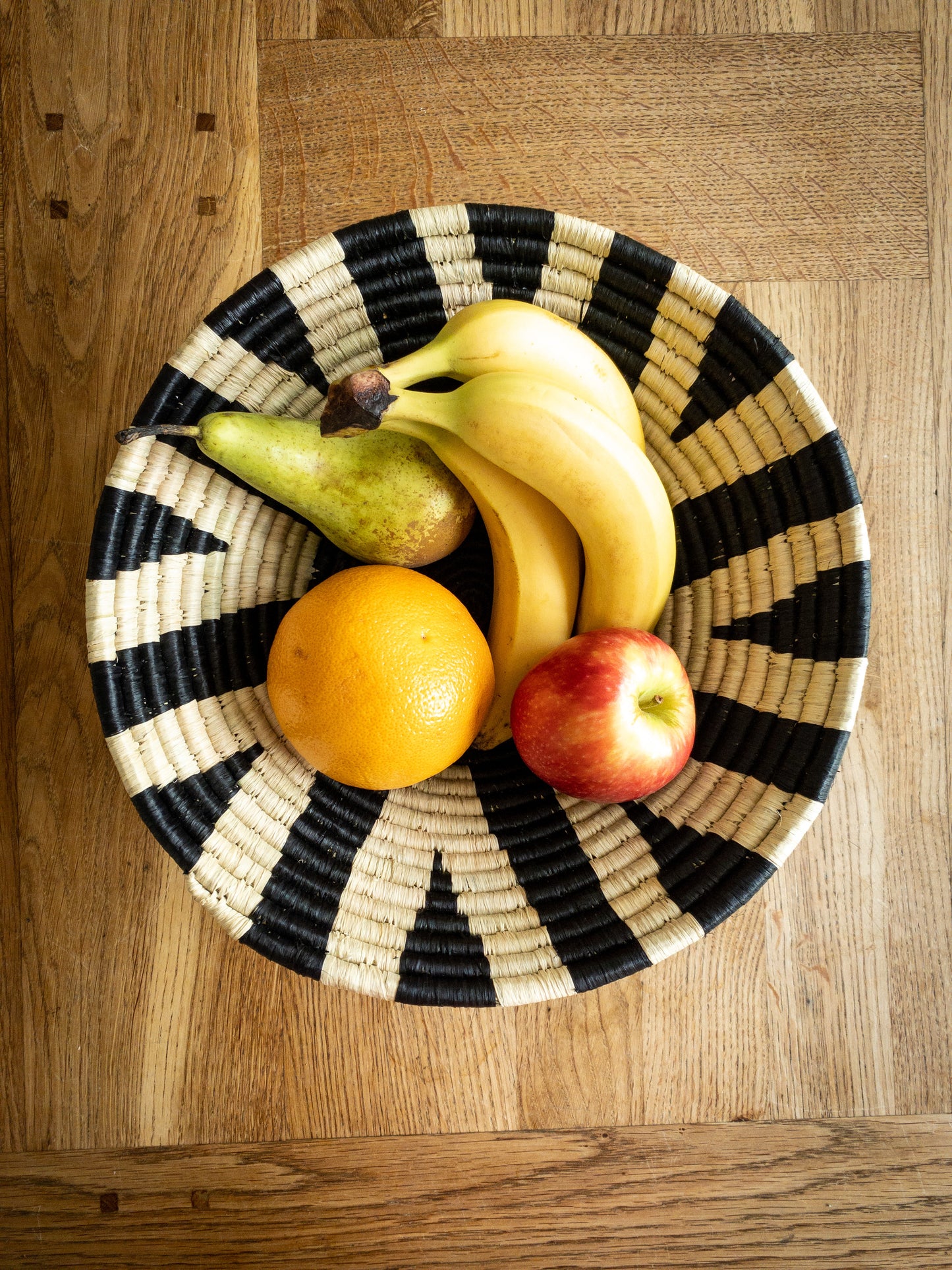 bold black and white fruit bowl for kitchen